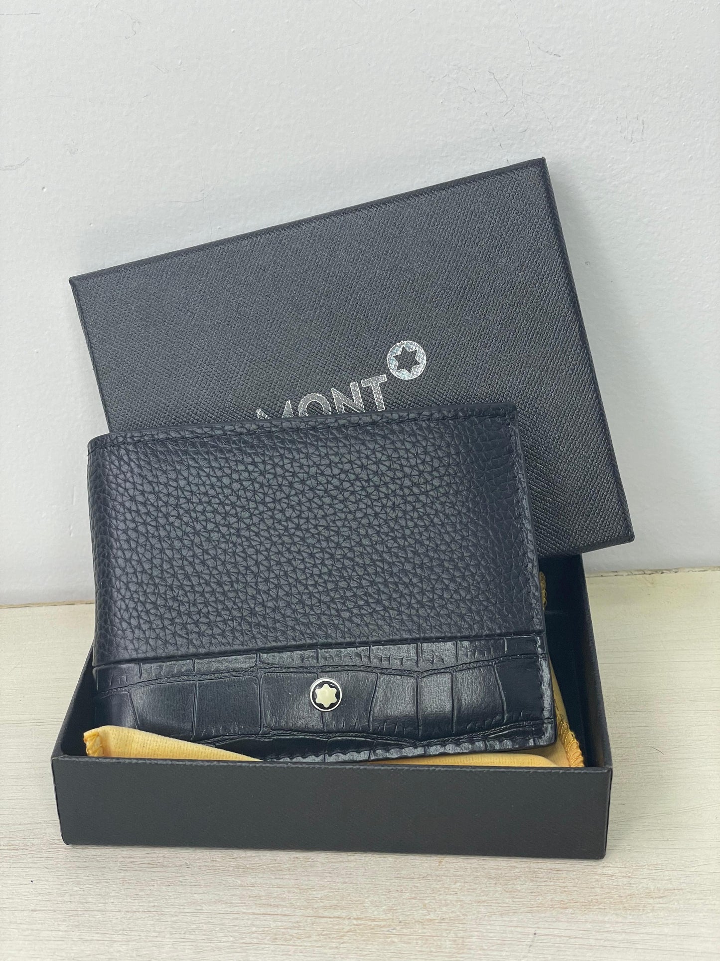 Mont Blanc wallet (1)